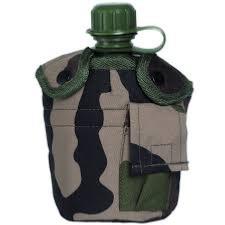 Gourde US PVC 1L avec housse Camo et Gobelet