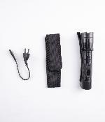Shocker Lampe Noir 130 Lumens 2 400 000 V housse accu rechargeable