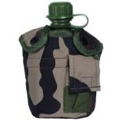 Gourde US PVC 1L avec housse Camo et Gobelet